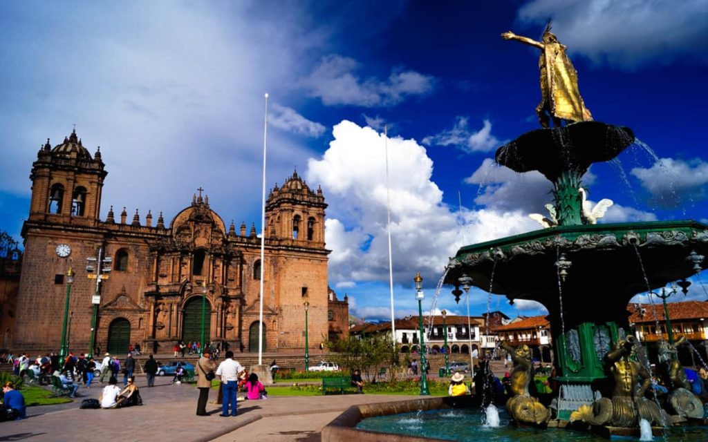 Actividades-en-Plaza-de-Armas-del-Cusco