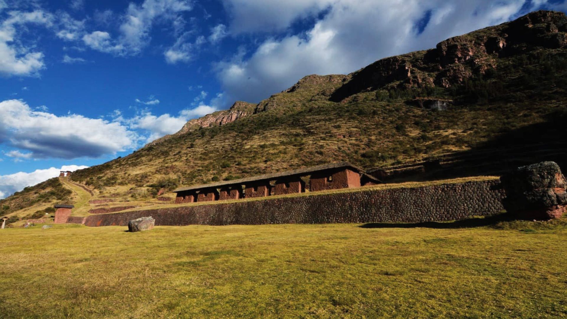 Historia de Huchuy Qosqo: la gran kallanka del inca Wiracocha