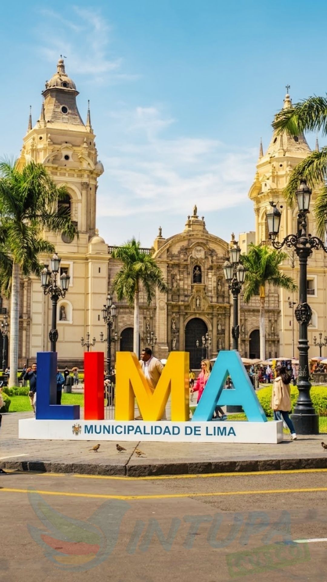 Plaza Mayor de Lima con la Catedral