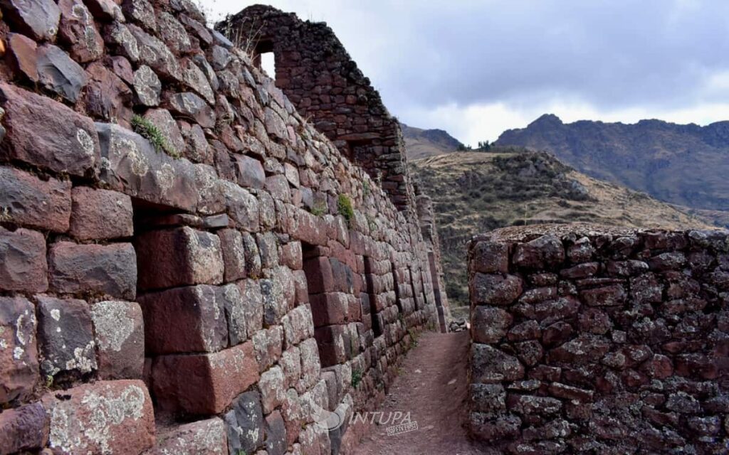 TOUR PISAC 1 DÍA – PARQUE ARQUEOLÓGICO, CAMINATA INCA Y MERCADO DESDE CUSCO